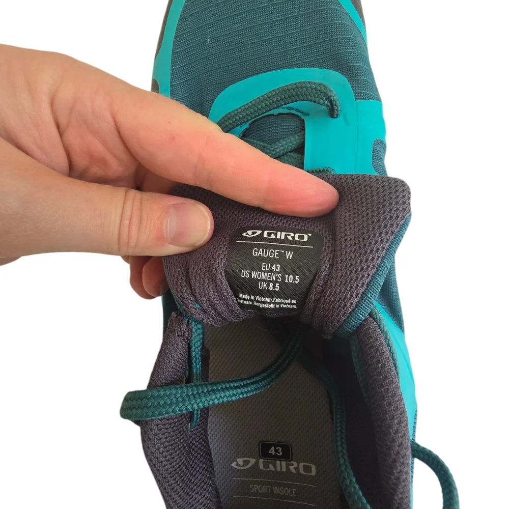 Giro biking shoes for women, size 10.5, Mint green color.